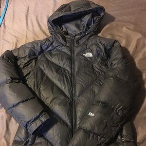 Woman’s northface coat